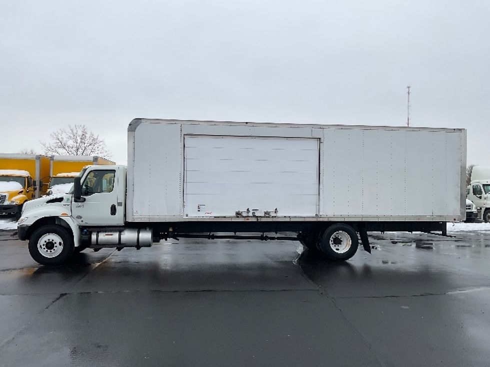 Medium Duty Box Truck-Light and Medium Duty Trucks-International-2020-MV607-Indianapolis-IN-233,195\n\t\tmiles-$ 30,750 - Image 4
