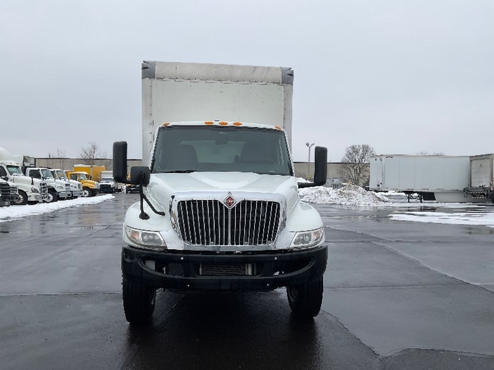 Medium Duty Box Truck-Light and Medium Duty Trucks-International-2020-MV607-Indianapolis-IN-233,195\n\t\tmiles-$ 30,750 - Image 2