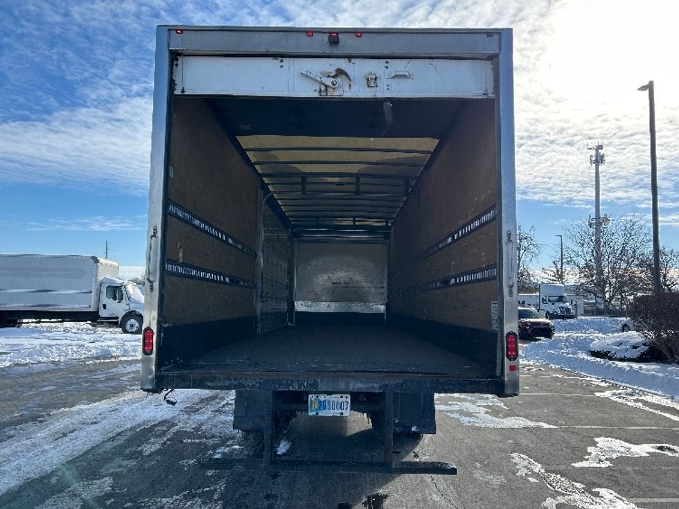 Medium Duty Box Truck-Light and Medium Duty Trucks-International-2020-MV607-Indianapolis-IN-233,195\n\t\tmiles-$ 30,750 - Image 9