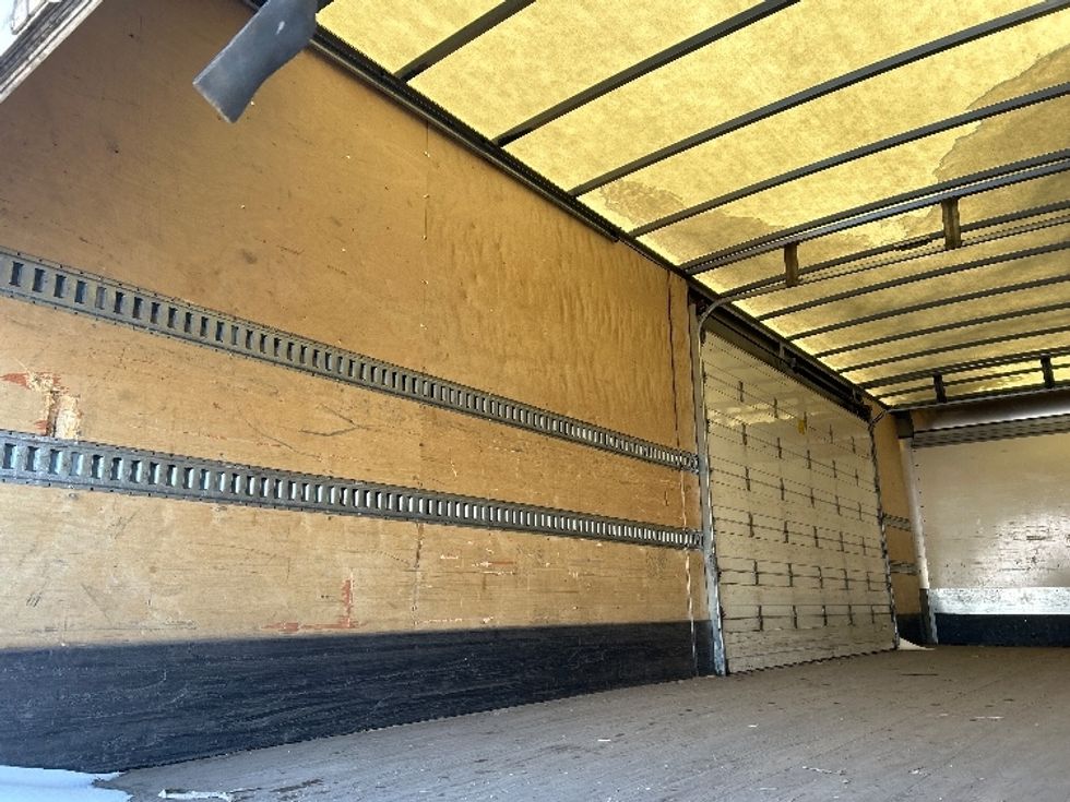 Medium Duty Box Truck-Light and Medium Duty Trucks-International-2020-MV607-Indianapolis-IN-233,195\n\t\tmiles-$ 30,750 - Image 11