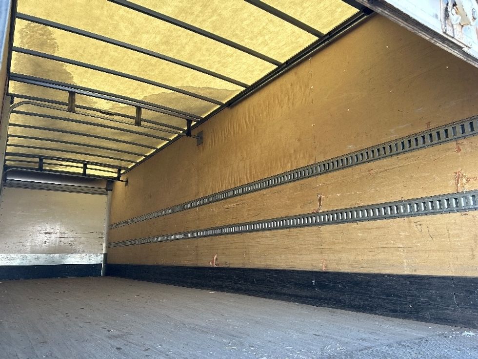 Medium Duty Box Truck-Light and Medium Duty Trucks-International-2020-MV607-Indianapolis-IN-233,195\n\t\tmiles-$ 30,750 - Image 12