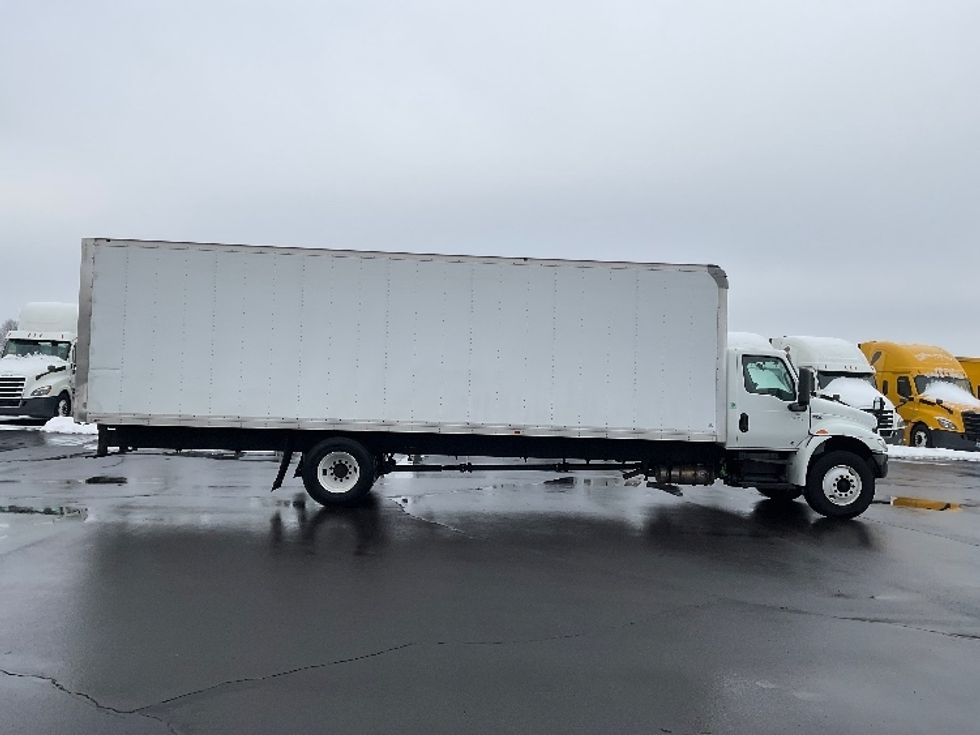 Medium Duty Box Truck-Light and Medium Duty Trucks-International-2020-MV607-Indianapolis-IN-233,195\n\t\tmiles-$ 30,750 - Image 15