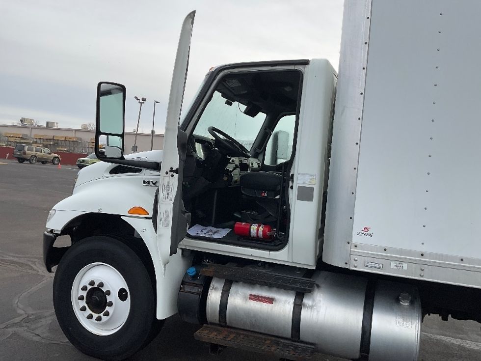 Medium Duty Box Truck-Light and Medium Duty Trucks-International-2020-MV607-Indianapolis-IN-233,195\n\t\tmiles-$ 30,750 - Image 16