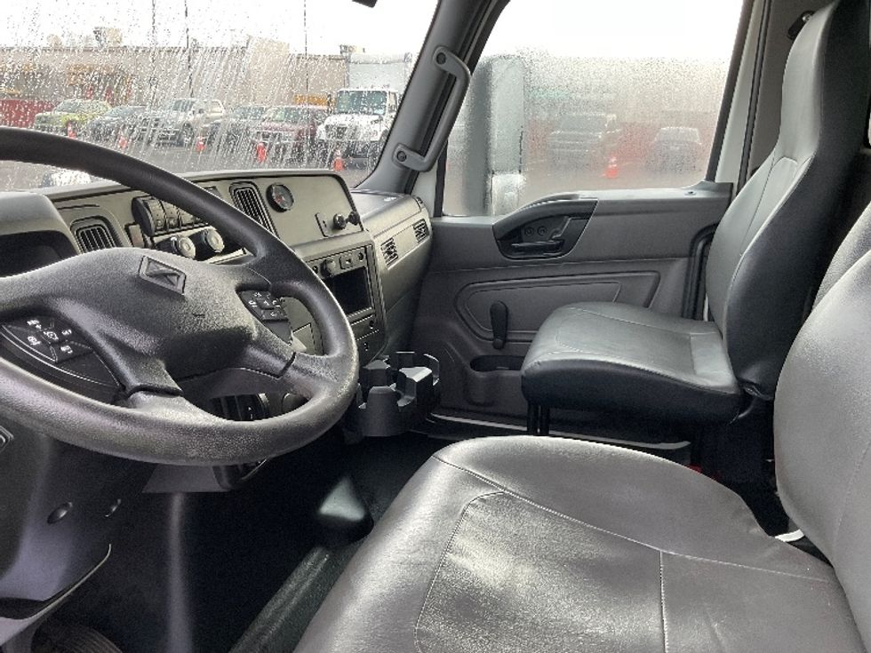 Medium Duty Box Truck-Light and Medium Duty Trucks-International-2020-MV607-Indianapolis-IN-233,195\n\t\tmiles-$ 30,750 - Image 17