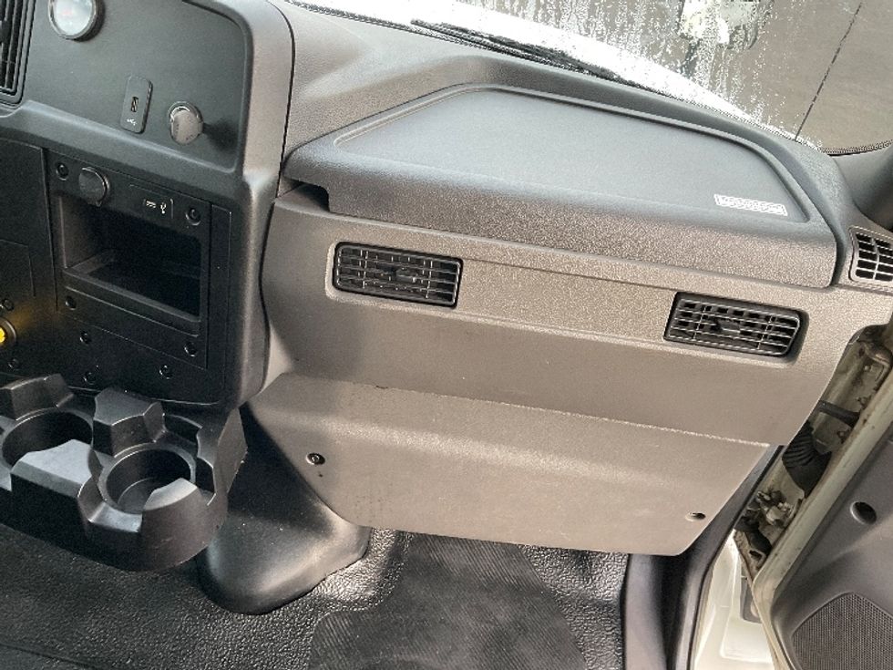 Medium Duty Box Truck-Light and Medium Duty Trucks-International-2020-MV607-Indianapolis-IN-233,195\n\t\tmiles-$ 30,750 - Image 20