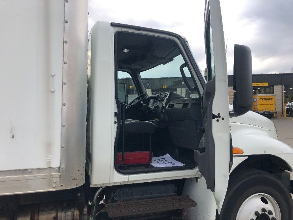 Medium Duty Box Truck-Light and Medium Duty Trucks-International-2020-MV607-Indianapolis-IN-241,205\n\t\tmiles-$ 36,500 - Image 20