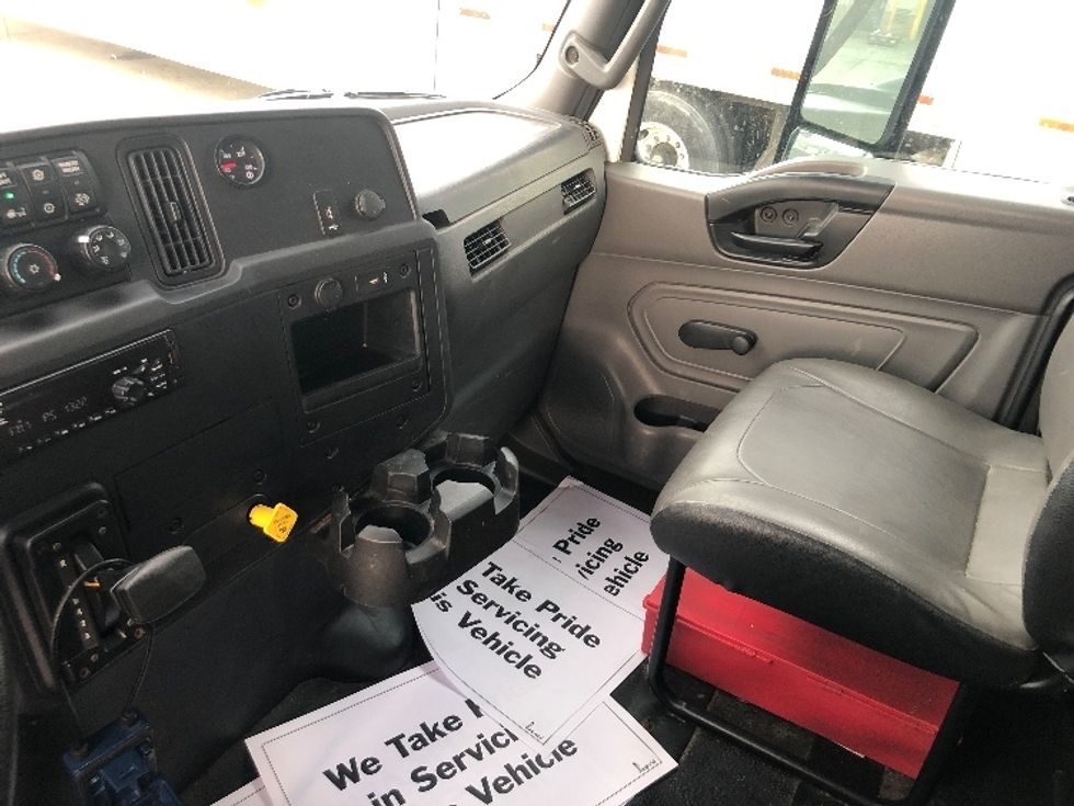 Medium Duty Box Truck-Light and Medium Duty Trucks-International-2020-MV607-Indianapolis-IN-241,205\n\t\tmiles-$ 36,500 - Image 19