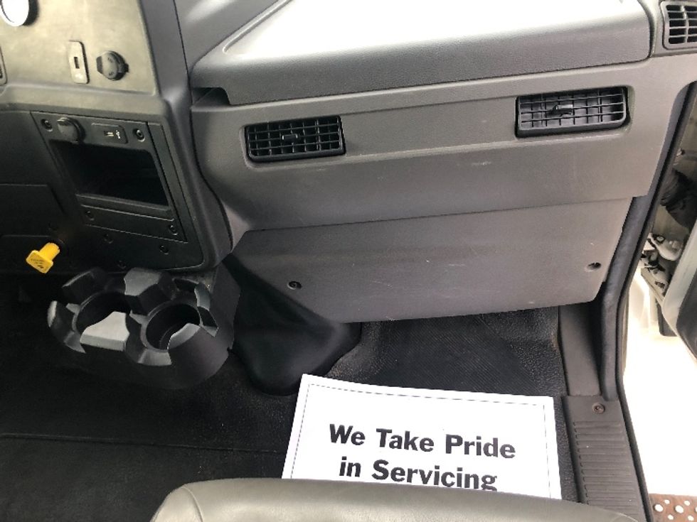 Medium Duty Box Truck-Light and Medium Duty Trucks-International-2020-MV607-Indianapolis-IN-241,205\n\t\tmiles-$ 36,500 - Image 21