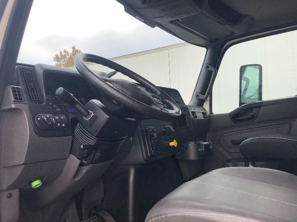 Medium Duty Box Truck-Light and Medium Duty Trucks-International-2020-MV607-Indianapolis-IN-241,205\n\t\tmiles-$ 36,500 - Image 25