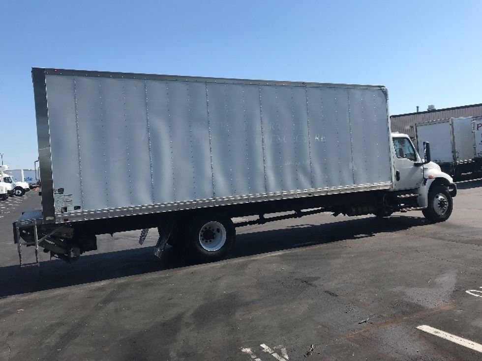 Medium Duty Box Truck-Light and Medium Duty Trucks-International-2020-MV607-Indianapolis-IN-320,691\n\t\tmiles-$ 22,000 - Image 15