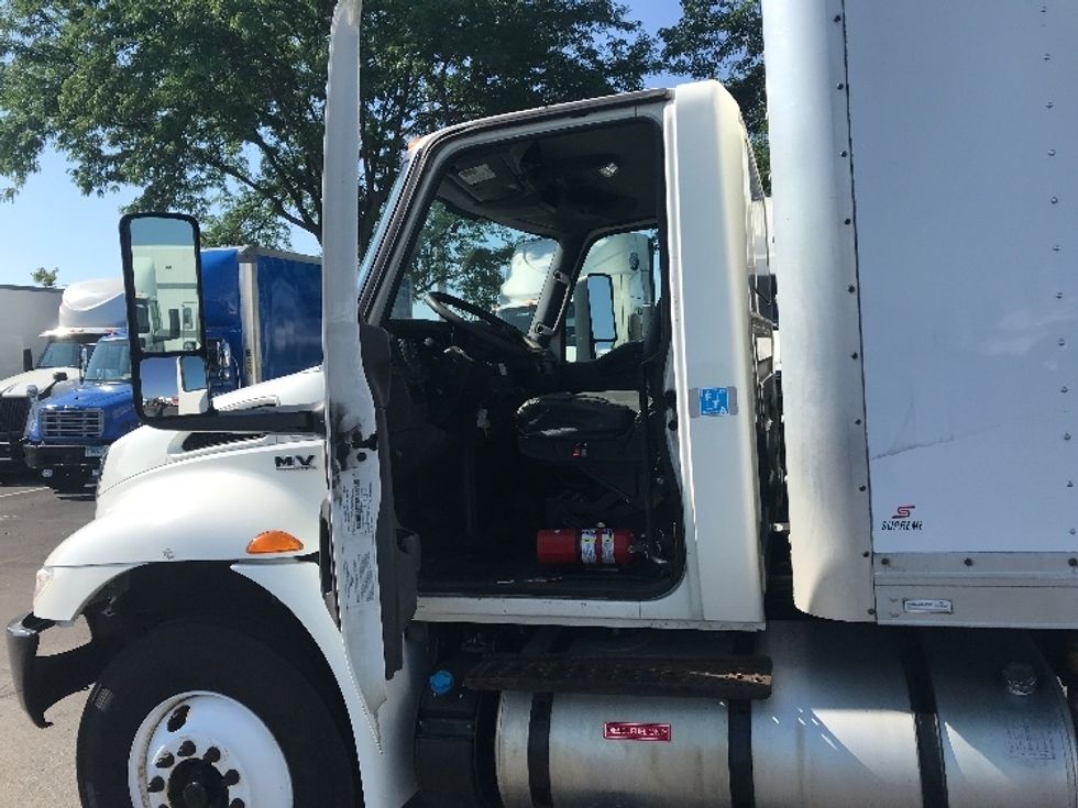 Medium Duty Box Truck-Light and Medium Duty Trucks-International-2020-MV607-Indianapolis-IN-320,691\n\t\tmiles-$ 22,000 - Image 16