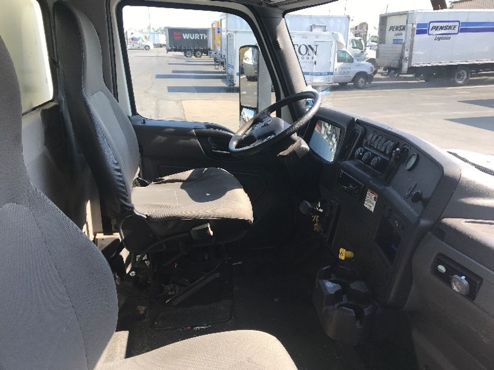 Medium Duty Box Truck-Light and Medium Duty Trucks-International-2020-MV607-Indianapolis-IN-320,691\n\t\tmiles-$ 22,000 - Image 22