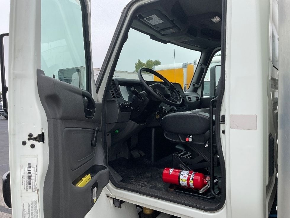 Medium Duty Box Truck-Light and Medium Duty Trucks-International-2020-MV607-Indianapolis-IN-46,432\n\t\tmiles-$ 67,750 - Image 16