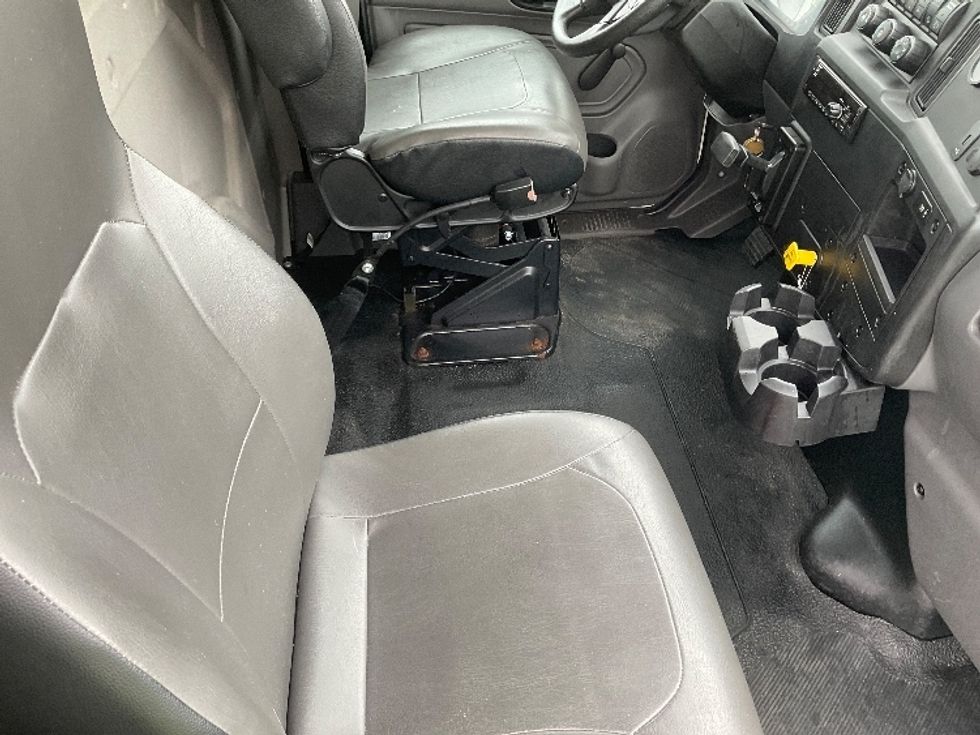 Medium Duty Box Truck-Light and Medium Duty Trucks-International-2020-MV607-Indianapolis-IN-46,432\n\t\tmiles-$ 67,750 - Image 22