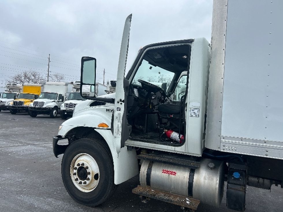 Medium Duty Box Truck-Light and Medium Duty Trucks-International-2020-MV607-Indianapolis-IN-81,513\n\t\tmiles-$ 61,250 - Image 19