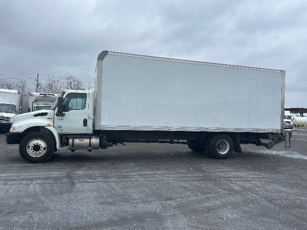 Medium Duty Box Truck-Light and Medium Duty Trucks-International-2020-MV607-Indianapolis-IN-81,513\n\t\tmiles-$ 61,250 - Image 3