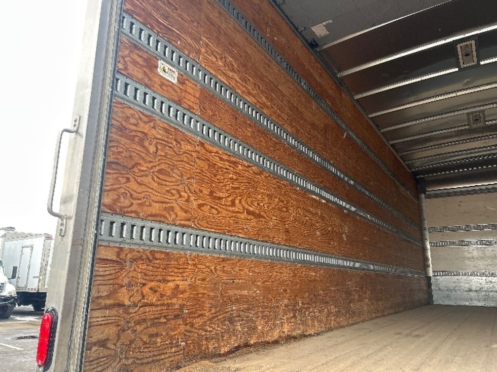 Medium Duty Box Truck-Light and Medium Duty Trucks-International-2020-MV607-Indianapolis-IN-81,513\n\t\tmiles-$ 61,250 - Image 9
