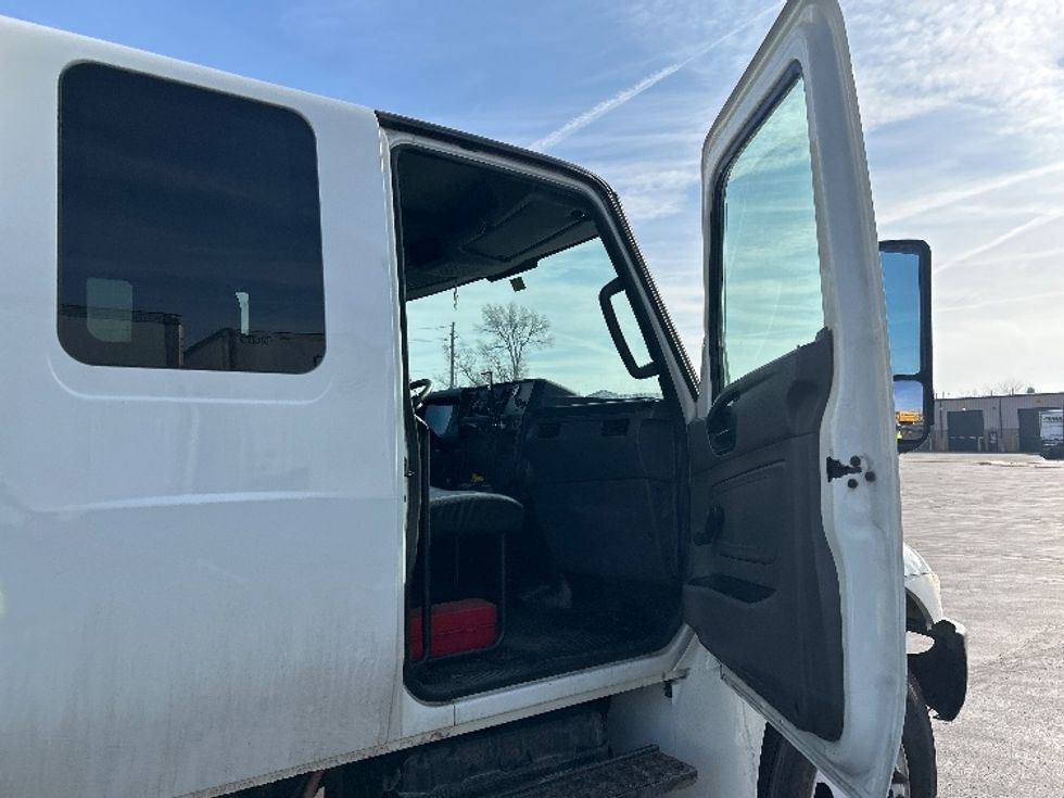 Medium Duty Box Truck-Light and Medium Duty Trucks-International-2020-MV607-Indianapolis-IN-82,425\n\t\tmiles-$ 67,250 - Image 20