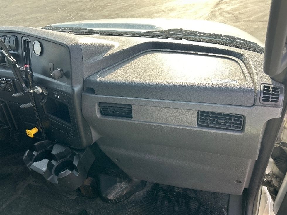 Medium Duty Box Truck-Light and Medium Duty Trucks-International-2020-MV607-Indianapolis-IN-82,425\n\t\tmiles-$ 67,250 - Image 21