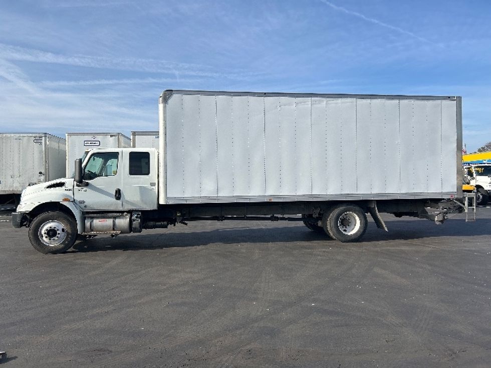 Medium Duty Box Truck-Light and Medium Duty Trucks-International-2020-MV607-Indianapolis-IN-82,425\n\t\tmiles-$ 67,250 - Image 4