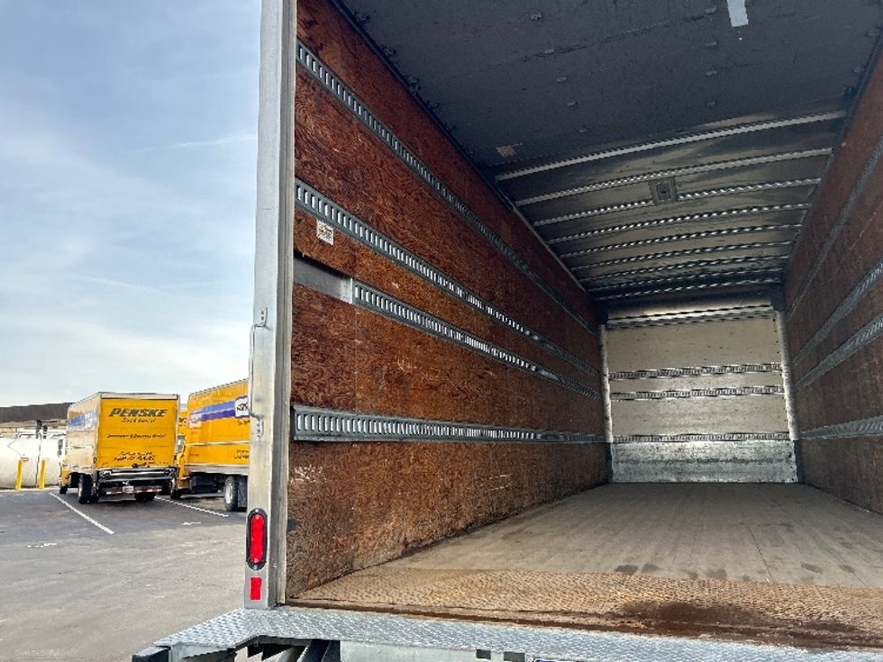 Medium Duty Box Truck-Light and Medium Duty Trucks-International-2020-MV607-Indianapolis-IN-86,611\n\t\tmiles-$ 66,750 - Image 11