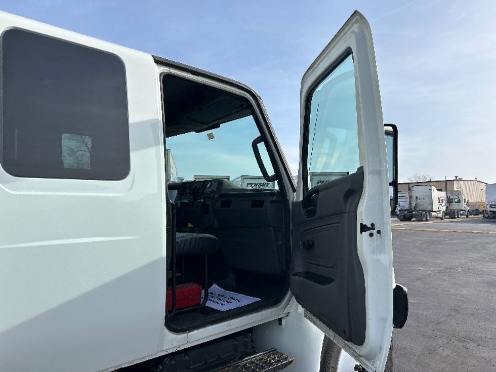 Medium Duty Box Truck-Light and Medium Duty Trucks-International-2020-MV607-Indianapolis-IN-86,611\n\t\tmiles-$ 66,750 - Image 20