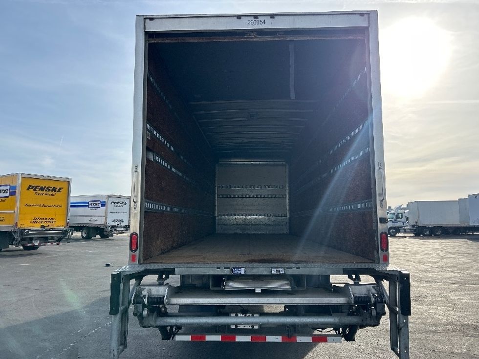 Medium Duty Box Truck-Light and Medium Duty Trucks-International-2020-MV607-Indianapolis-IN-86,611\n\t\tmiles-$ 66,750 - Image 8