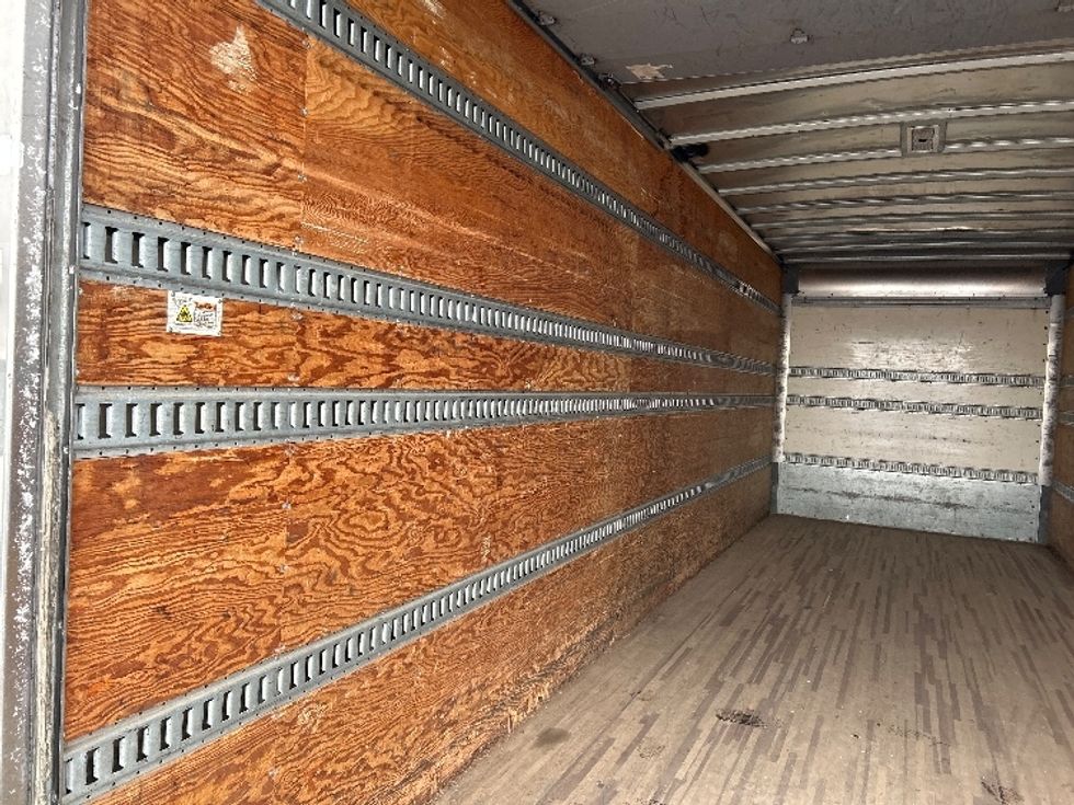Medium Duty Box Truck-Light and Medium Duty Trucks-International-2020-MV607-Indianapolis-IN-98,330\n\t\tmiles-$ 60,500 - Image 11