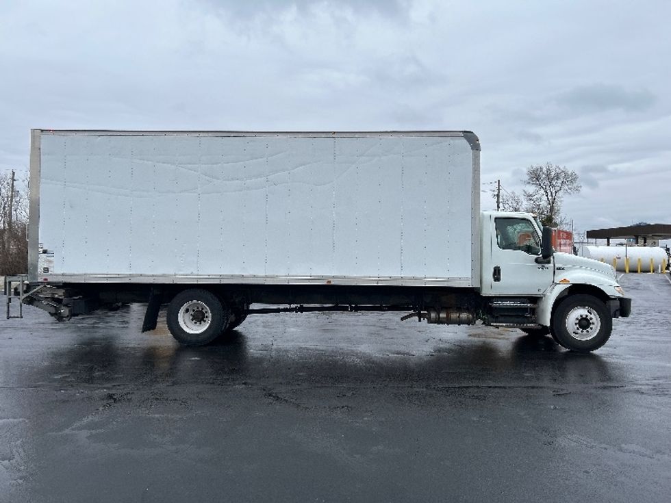 Medium Duty Box Truck-Light and Medium Duty Trucks-International-2020-MV607-Indianapolis-IN-98,330\n\t\tmiles-$ 60,500 - Image 15