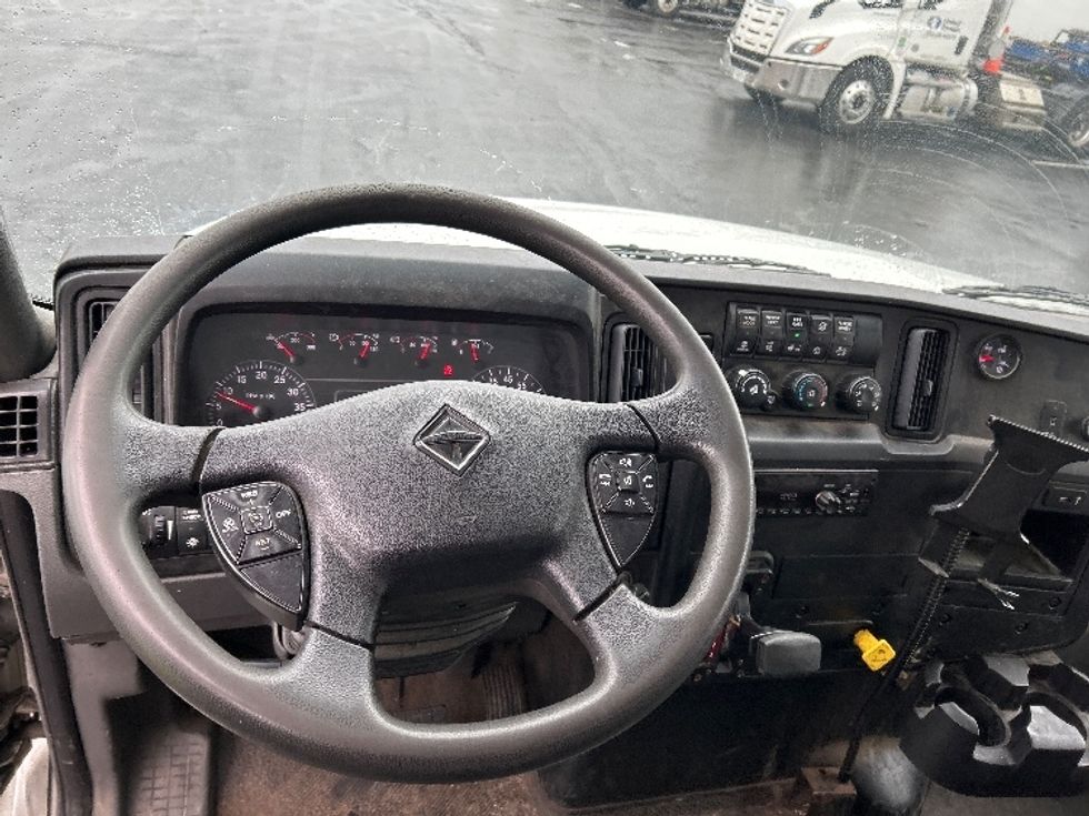 Medium Duty Box Truck-Light and Medium Duty Trucks-International-2020-MV607-Indianapolis-IN-98,330\n\t\tmiles-$ 60,500 - Image 18