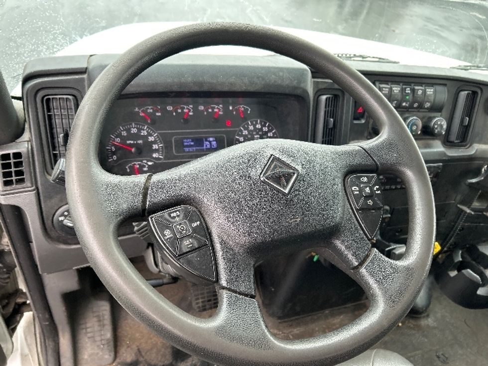 Medium Duty Box Truck-Light and Medium Duty Trucks-International-2020-MV607-Indianapolis-IN-98,330\n\t\tmiles-$ 60,500 - Image 17