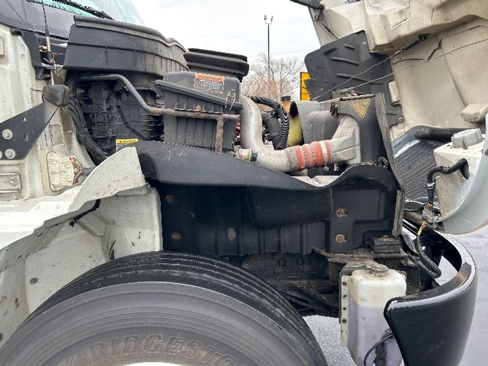 Medium Duty Box Truck-Light and Medium Duty Trucks-International-2020-MV607-Indianapolis-IN-98,330\n\t\tmiles-$ 60,500 - Image 23