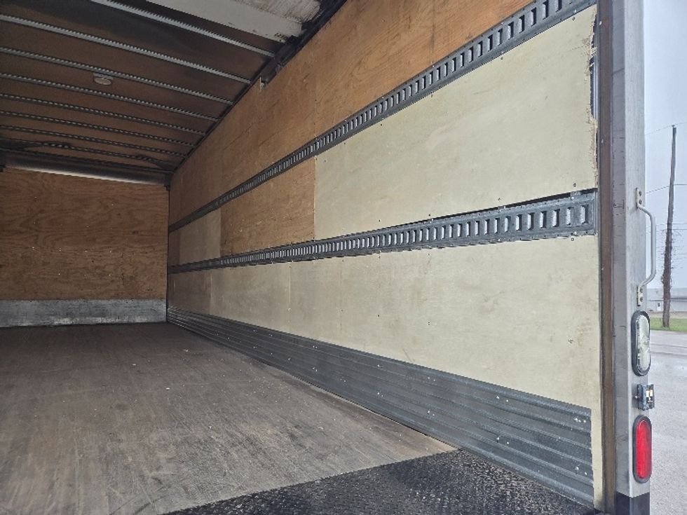 Medium Duty Box Truck-Light and Medium Duty Trucks-International-2020-MV607-Jackson-MI-108,323\n\t\tmiles-$ 58,500 - Image 12