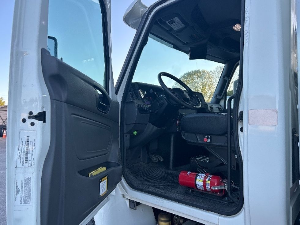 Medium Duty Box Truck-Light and Medium Duty Trucks-International-2020-MV607-Jackson-TN-125,315\n\t\tmiles-$ 49,000 - Image 15