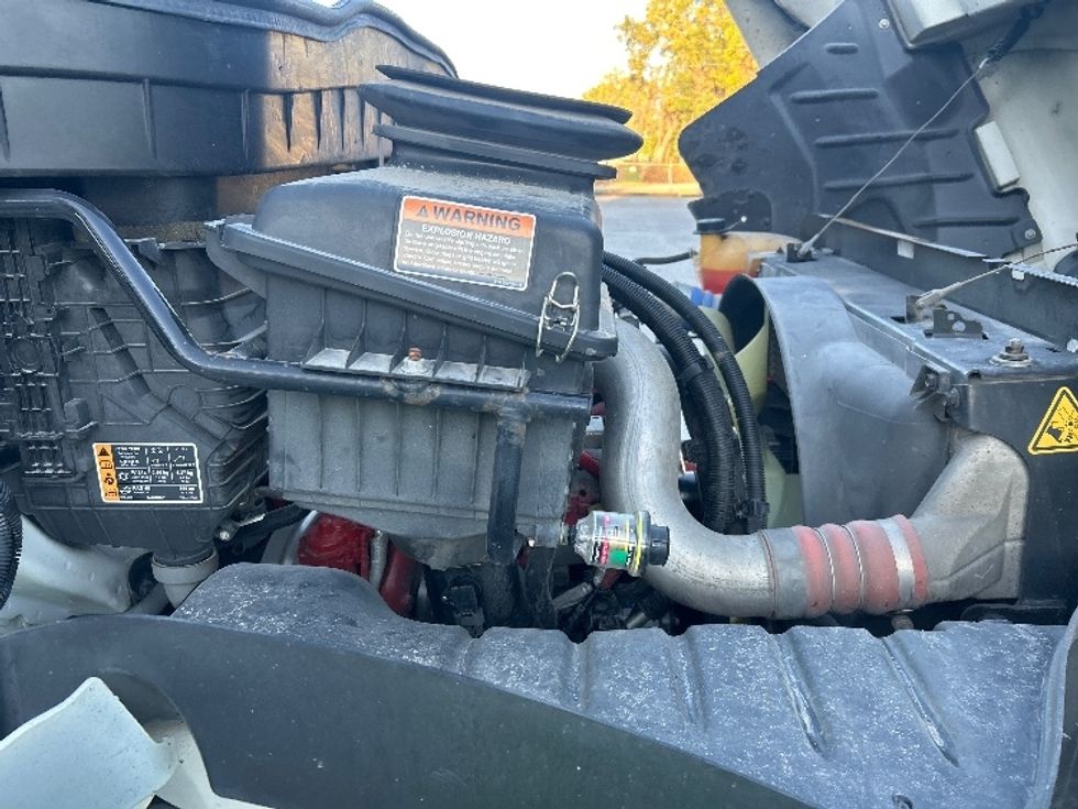 Medium Duty Box Truck-Light and Medium Duty Trucks-International-2020-MV607-Jackson-TN-125,315\n\t\tmiles-$ 49,000 - Image 22