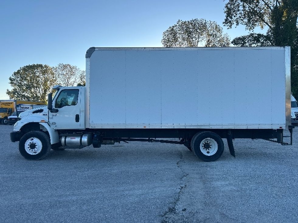 Medium Duty Box Truck-Light and Medium Duty Trucks-International-2020-MV607-Jackson-TN-125,315\n\t\tmiles-$ 49,000 - Image 4
