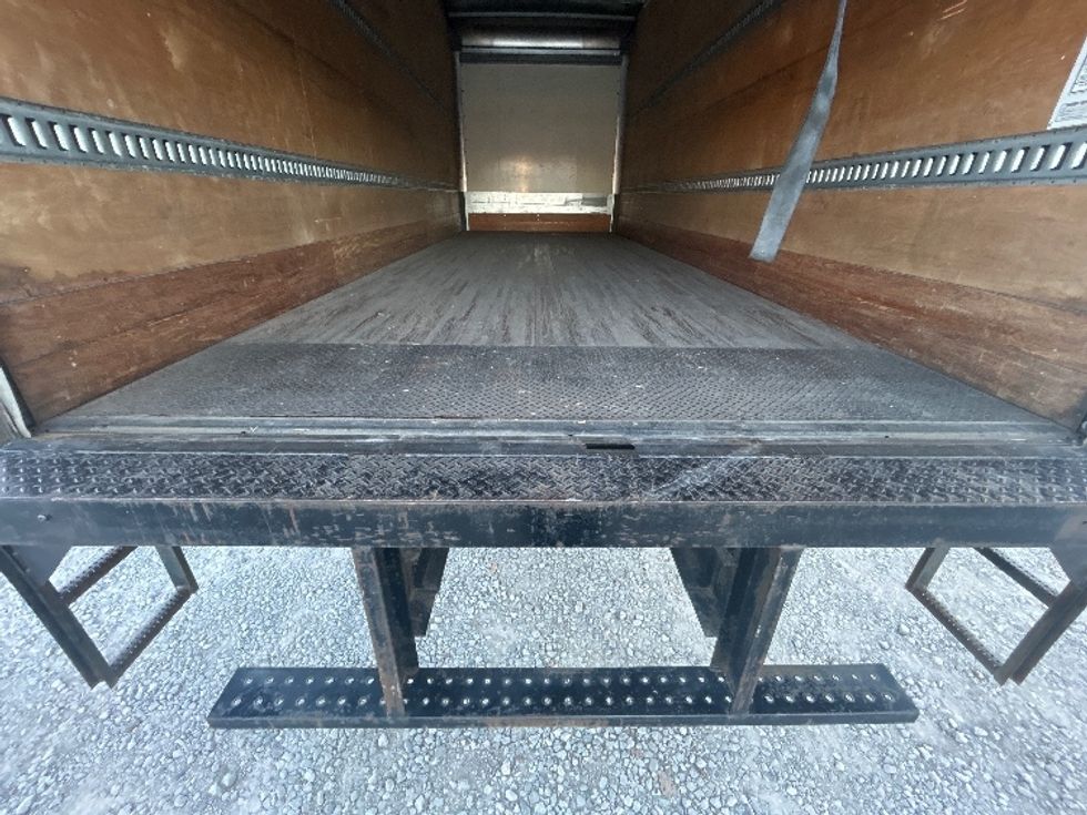 Medium Duty Box Truck-Light and Medium Duty Trucks-International-2020-MV607-Jackson-TN-125,315\n\t\tmiles-$ 49,000 - Image 9