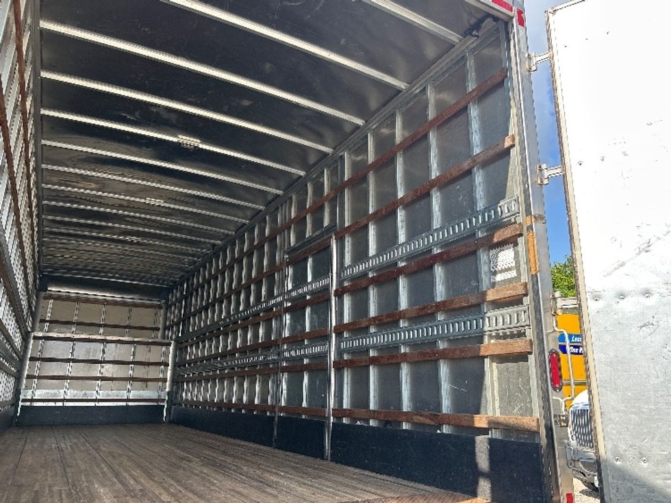 Medium Duty Box Truck-Light and Medium Duty Trucks-International-2020-MV607-Jackson-TN-297,261\n\t\tmiles-$ 37,000 - Image 12