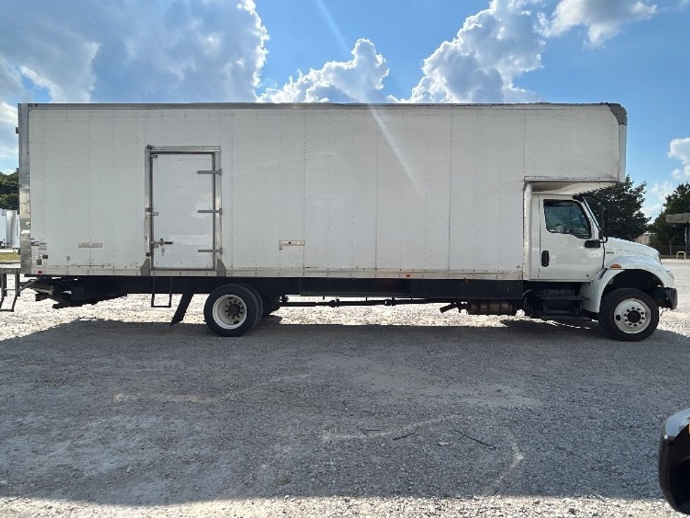 Medium Duty Box Truck-Light and Medium Duty Trucks-International-2020-MV607-Jackson-TN-297,261\n\t\tmiles-$ 37,000 - Image 15