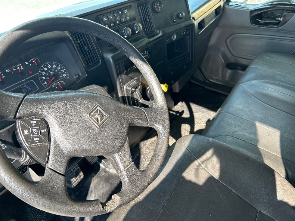 Medium Duty Box Truck-Light and Medium Duty Trucks-International-2020-MV607-Jackson-TN-297,261\n\t\tmiles-$ 37,000 - Image 17