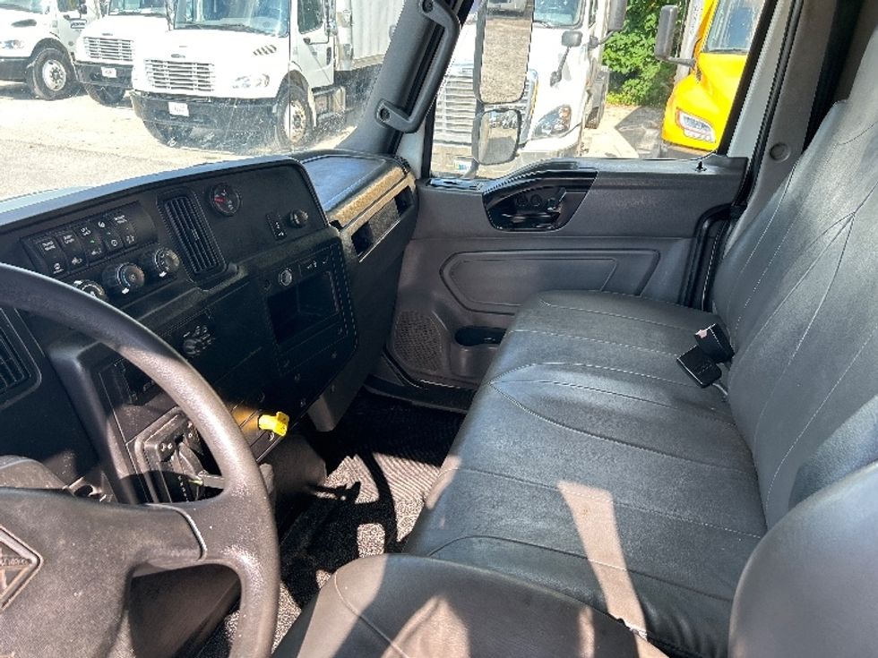Medium Duty Box Truck-Light and Medium Duty Trucks-International-2020-MV607-Jackson-TN-297,261\n\t\tmiles-$ 37,000 - Image 19