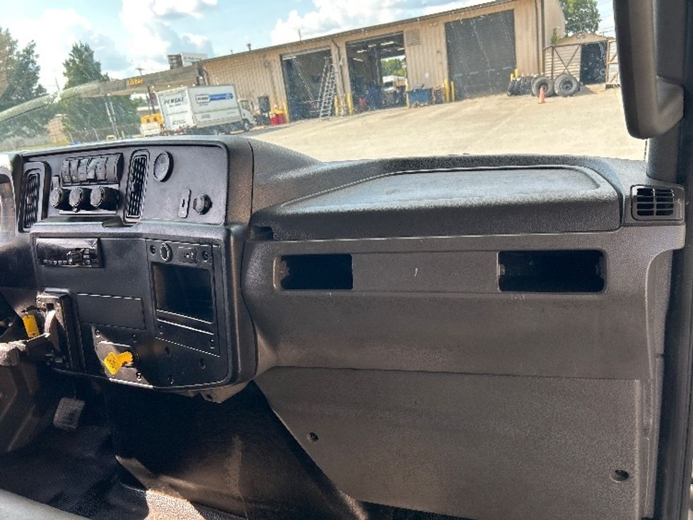 Medium Duty Box Truck-Light and Medium Duty Trucks-International-2020-MV607-Jackson-TN-297,261\n\t\tmiles-$ 37,000 - Image 21