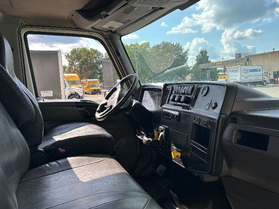 Medium Duty Box Truck-Light and Medium Duty Trucks-International-2020-MV607-Jackson-TN-297,261\n\t\tmiles-$ 37,000 - Image 22