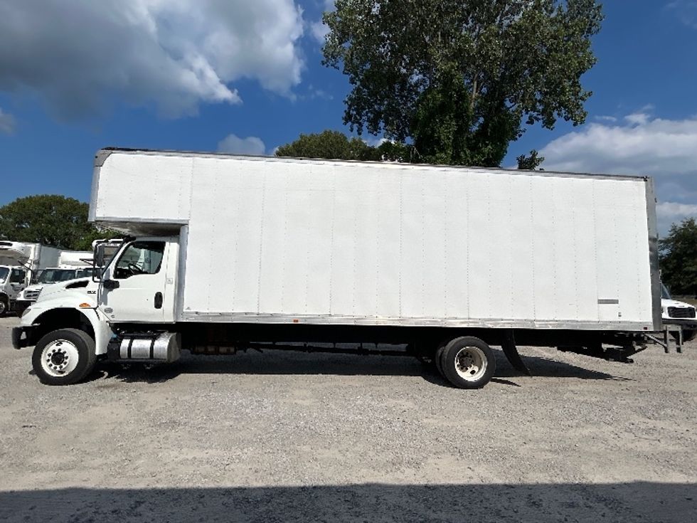 Medium Duty Box Truck-Light and Medium Duty Trucks-International-2020-MV607-Jackson-TN-297,261\n\t\tmiles-$ 37,000 - Image 4
