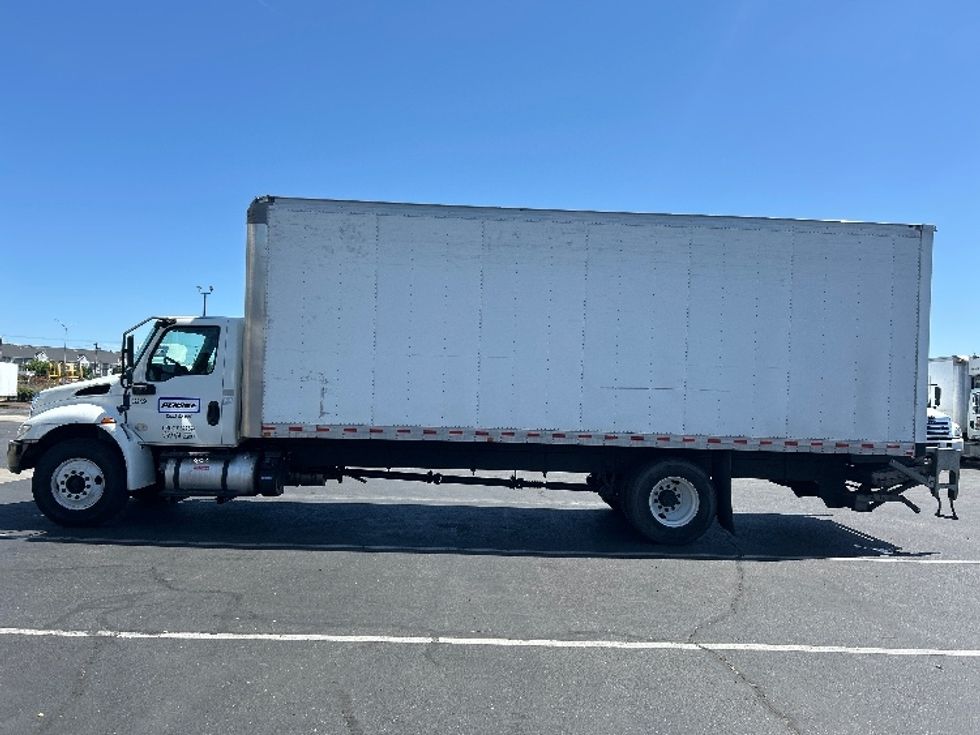 Medium Duty Box Truck-Light and Medium Duty Trucks-International-2020-MV607-Jacksonville-FL-131,077\n\t\tmiles-$ 58,750 - Image 4
