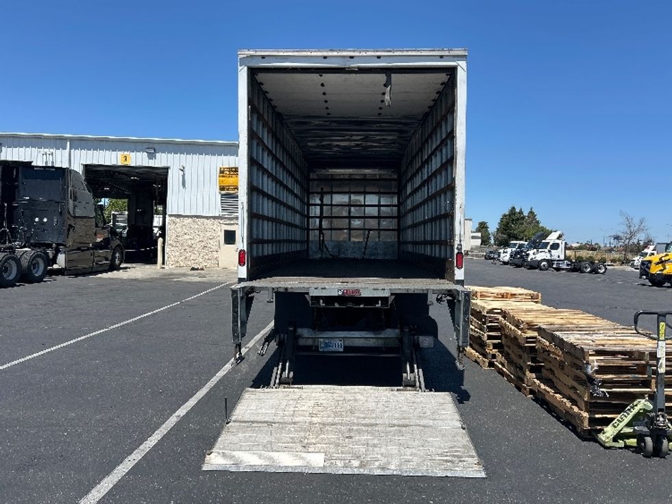 Medium Duty Box Truck-Light and Medium Duty Trucks-International-2020-MV607-Jacksonville-FL-131,077\n\t\tmiles-$ 58,750 - Image 9