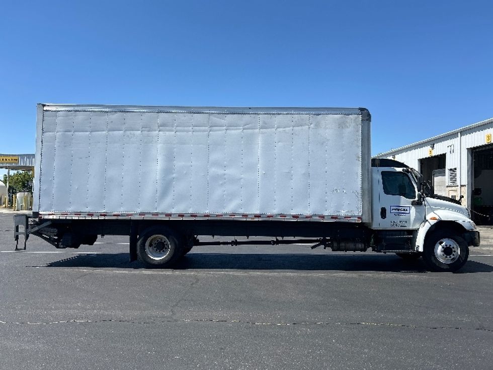 Medium Duty Box Truck-Light and Medium Duty Trucks-International-2020-MV607-Jacksonville-FL-131,077\n\t\tmiles-$ 58,750 - Image 15