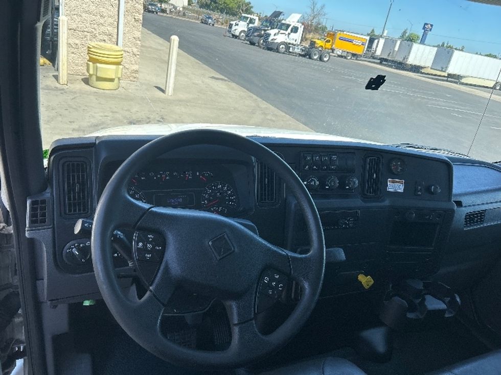 Medium Duty Box Truck-Light and Medium Duty Trucks-International-2020-MV607-Jacksonville-FL-131,077\n\t\tmiles-$ 58,750 - Image 18