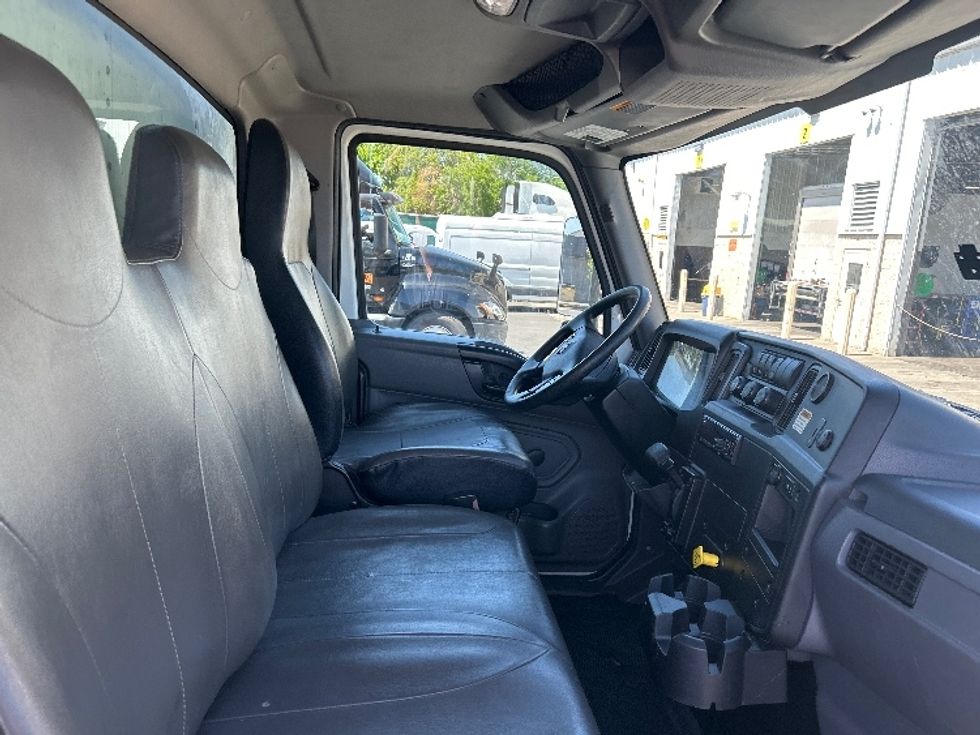 Medium Duty Box Truck-Light and Medium Duty Trucks-International-2020-MV607-Jacksonville-FL-131,077\n\t\tmiles-$ 58,750 - Image 23