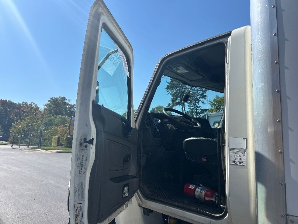 Medium Duty Box Truck-Light and Medium Duty Trucks-International-2020-MV607-Jessup-MD-196,905\n\t\tmiles-$ 52,250 - Image 16